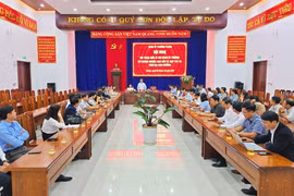 Quang cảnh hội nghị đối thoại giữa Bí thư Đảng ủy phường Pleiku với doanh nghiệp, nhà đầu tư và hợp tác xã. Ảnh: B.B