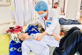 Chi thanh toán khám-chữa bệnh BHYT tăng 16% trong 11 tháng