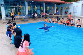 Việc ban hành chương trình và tài liệu hướng dẫn dạy bơi an toàn nhằm thống nhất về nội dung, giúp các địa phương, cơ sở giáo dục tổ chức thực hiện đồng bộ.