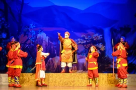 Màn khai từ của vở tuồng Khát vọng non sông lôi cuốn người xem ngay khi sân khấu mở màn. Ảnh: Ngọc Nhuận