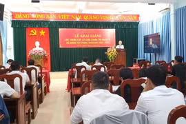 Gia Lai: Khai giảng lớp trung cấp lý luận chính trị khóa 1B hệ không tập trung.