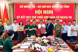 Ký kết quy chế phối hợp công tác giữa Sở Ngoại vụ và Bộ Chỉ huy Quân sự tỉnh Gia Lai.