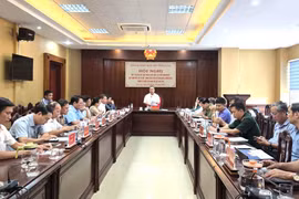 Đoàn ĐBQH tỉnh Gia Lai tổ chức Hội nghị góp ý Dự án Luật Quy hoạch (sửa đổi); Dự thảo nghị quyết quy định một số cơ chế, chính sách tháo gỡ khó khăn, vướng mắc trong tổ chức thi hành Luật Đất đai. Ảnh: Hồng Thương