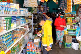 Dự án Luật sửa đổi quy định về chuyển trách nhiệm triển khai bình ổn giá từ UBND cấp huyện xuống UBND cấp xã thực hiện. Ảnh minh họa: Mộc Trà