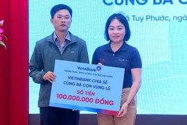 600 triệu đồng hỗ trợ người dân xã Tuy Phước khắc phục hậu quả mưa lũ