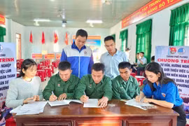 Hoạt động tư vấn, hỗ trợ, giới thiệu việc làm của Đoàn phường Pleiku dành cho thanh niên hoàn thành nghĩa vụ quân sự. Ảnh: ĐVCC