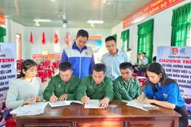 Hoạt động tư vấn, hỗ trợ, giới thiệu việc làm của Đoàn phường Pleiku dành cho thanh niên hoàn thành nghĩa vụ quân sự. Ảnh: ĐVCC