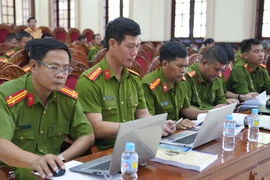 Tập huấn về nghiệp vụ cấp, đổi giấy phép lái xe cho Công an xã, phường phía Tây Gia Lai.