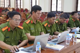 Tập huấn về nghiệp vụ cấp, đổi giấy phép lái xe cho Công an xã, phường phía Tây Gia Lai.