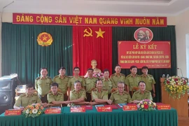 Lãnh đạo các đơn vị ký kết quy chế phối hợp trong quản lý, bảo vệ và PCCCR.