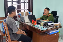 Đào N. (thanh niên ở Gia Lai bị lừa sang Campuchia) tại cơ quan Công an.