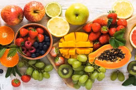 Các loại trái cây là nguồn cung cấp dồi dào vitamin, khoáng chất và chất chống oxy hóa cho làn da. 