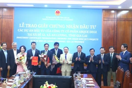Gia Lai trao giấy chứng nhận đăng ký đầu tư 3 dự án tại khu vực đầm Đề Gi với tổng số vốn hơn 8.500 tỷ đồng