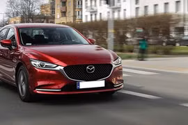 Mazda 6 lăn bánh với giá ưu đãi tháng 4-2025 chỉ từ 769 triệu đồng