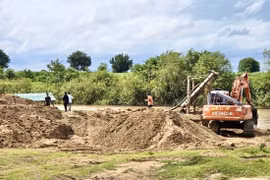 Mặc dù chưa đảm bảo các điều kiện khai thác khoáng sản theo quy định nhưng Công ty Gia Duy đã triển khai các hoạt động khai thác.