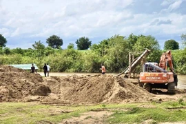 Mặc dù chưa đảm bảo các điều kiện khai thác khoáng sản theo quy định nhưng Công ty Gia Duy đã triển khai các hoạt động khai thác.