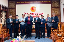 Chủ tịch UBND tỉnh Gia Lai Phạm Anh Tuấn làm việc với Giáo sư Duncan Haldane