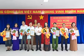 Đảng bộ phường Pleiku công bố quyết định thành lập 75 tổ chức Đảng