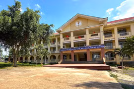 Gia Lai: Chia, tách Trường THPT Nguyễn Thái Học thành 2 trường THPT Nguyễn Thái Học và Võ Nguyên Giáp