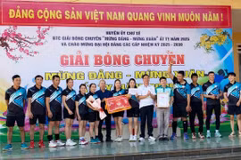 Đội thị trấn Chư Sê giành giải nhất Giải bóng chuyền mừng Đảng-mừng Xuân Ất Tỵ 2025