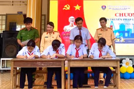 Tuyên truyền kỹ năng tham gia giao thông an toàn cho hơn 700 học sinh, giáo viên Trường THCS Hoài Thanh Tây