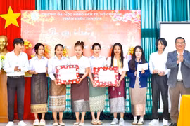 Gia Lai: Thăm, chúc Tết lưu học sinh tỉnh Champasak nhân dịp Tết Nguyên đán Ất Tỵ