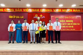 Văn phòng Tỉnh ủy Gia Lai công bố các quyết định về công tác cán bộ