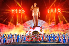 Mãn nhãn với chương trình nghệ thuật "Gia Lai: Biển trời giao hòa, tinh hoa ngời sáng" 