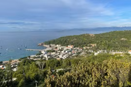 Một góc xã đảo Nhơn Châu nhìn từ trên cao. 