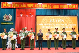 Gần 300 chiến sĩ Công an hoàn thành nghĩa vụ quân sự