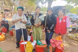 Tặng 800 suất quà cho hộ nghèo, người khuyết tật các huyện Ia Pa, Chư Prông, Ia Grai và Chư Păh