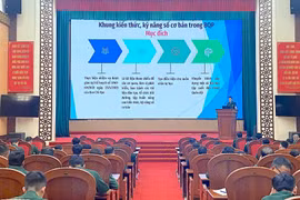 Quang cảnh buổi tập huấn “Bình dân học vụ số” trong Bộ đội Biên phòng tỉnh Gia Lai. Ảnh: T.B