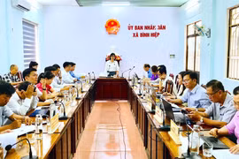 Quang cảnh làm việc tại xã Bình Hiệp. Ảnh: Nhật Trường