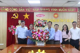 Lãnh đạo Báo và PTTH Gia Lai chúc mừng Ban Tuyên giáo và Dân vận Tỉnh ủy