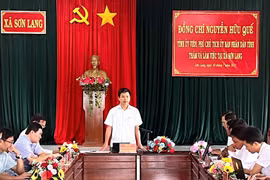 Phó Chủ tịch UBND tỉnh Gia Lai Nguyễn Hữu Quế làm việc tại xã Sơn Lang