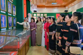 Hội LHPN phường Trà Bá tổ chức hành trình về nguồn tại Nhà lao Pleiku