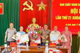 Ia Grai: Khen thưởng 33 tổ chức Đảng, đảng viên hoàn thành xuất sắc nhiệm vụ 5 năm liên tục