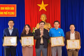 TP. Pleiku khen thưởng 50 tập thể, cá nhân xuất sắc trong công tác tín dụng chính sách năm 2024