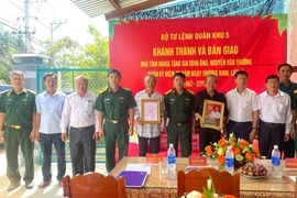 Bộ Chỉ huy Quân sự tỉnh Gia Lai bàn giao nhà tình nghĩa cho gia đình thân nhân liệt sĩ