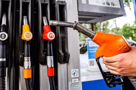 Chính phủ Nga công bố quyết định gia hạn lệnh cấm xuất khẩu xăng đến hết năm 2025. Ảnh: Tass/Nguồn: congthuong.vn