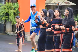 Hơn 1.100 vận động viên tranh tài tại giải Pleiku Music Night Run 2025