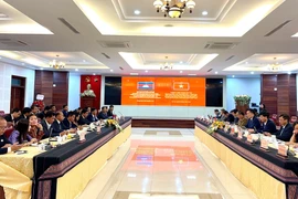 Lãnh đạo tỉnh Gia Lai và các tỉnh Đông Bắc Campuchia chụp hình lưu niệm. Ảnh: Vũ Thảo