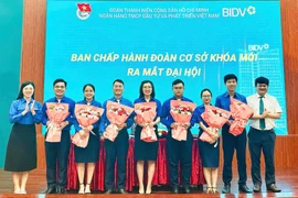 Ban Chấp hành Đoàn cơ sở BIDV Gia Lai nhiệm kỳ 2025-2030 ra mắt Đại hội. Ảnh: Đồng Lai