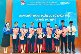 Ban Chấp hành Đoàn cơ sở BIDV Gia Lai nhiệm kỳ 2025-2030 ra mắt Đại hội. Ảnh: Đồng Lai