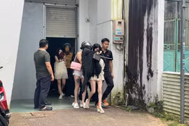 Các đối tượng bị phát hiện "bay lắc" có tuổi đời còn khá trẻ. Ảnh: Văn Ngọc