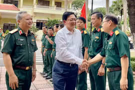 Bí thư Tỉnh ủy Gia Lai Hồ Quốc Dũng làm việc với Binh đoàn 15