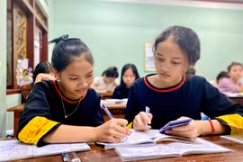 Học sinh trường phổ thông DTNT trên địa bàn tỉnh Gia Lai sẽ được trang cấp đồ dùng cá nhân, học phẩm. Ảnh minh họa: M.T