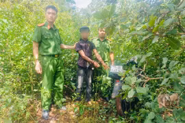Công an xã biên giới Ia O bắt 2 đối tượng trộm cắp xe máy