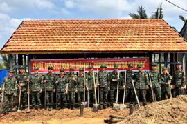 Lữ đoàn Pháo binh 368 hỗ trợ xã Nghĩa An 1.120 công lao động xóa nhà tạm, nhà dột nát