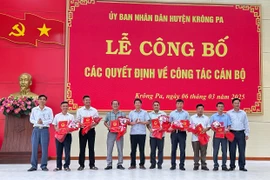 Krông Pa công bố các quyết định về công tác cán bộ